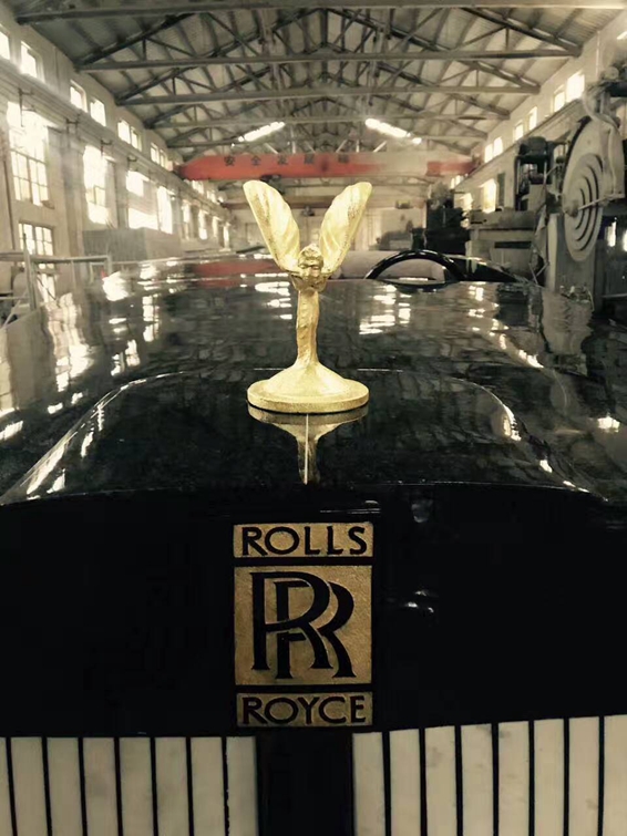 Rolls-Royce car carving