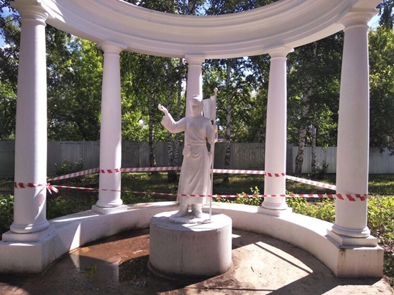 White Chinese Marble Sculpture