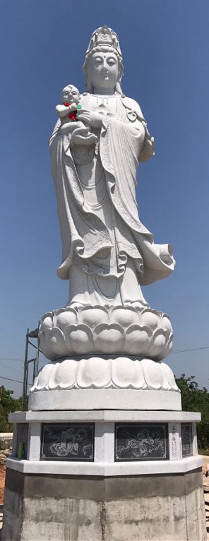 Congratulate Haobo on completing the installation of Guanyin statue